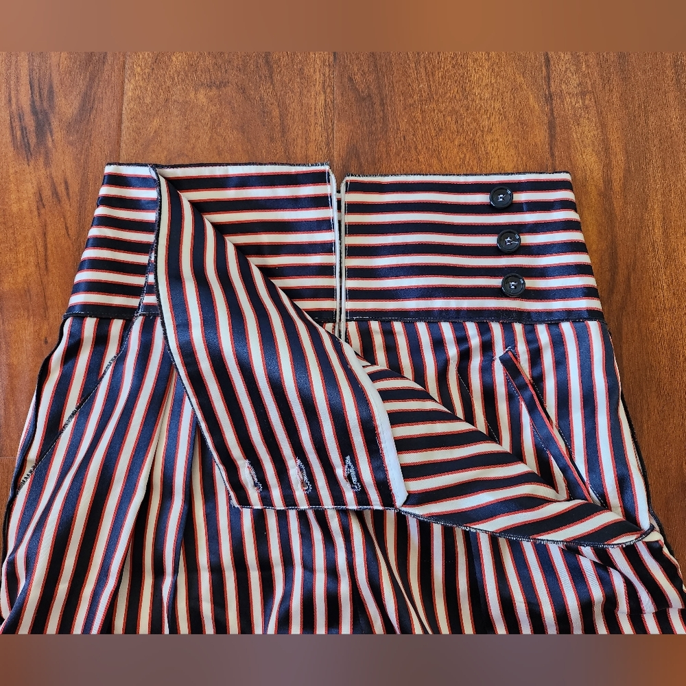 D&G Bermuda Stripe High Waist Shorts - Picture 7 of 12